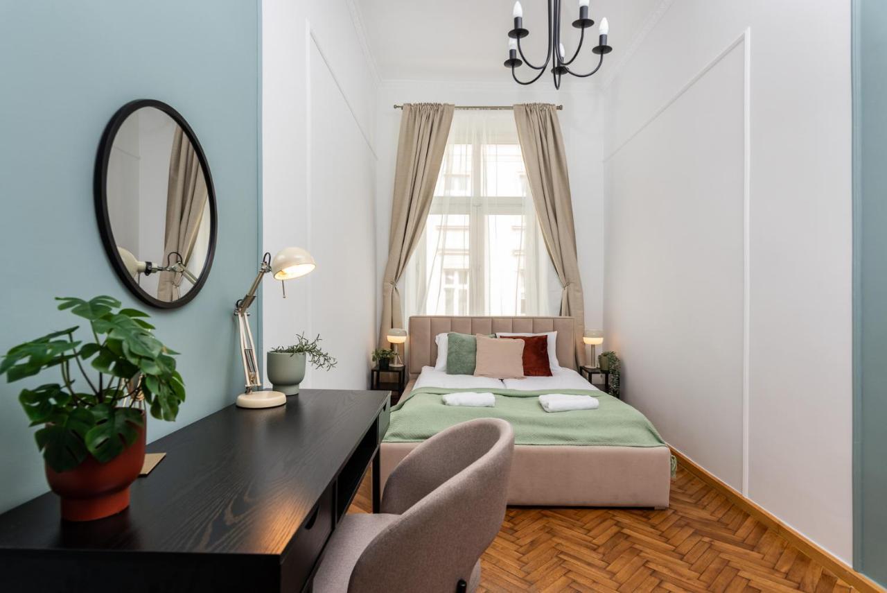 Classy Old Town Apartment - By Upstairs Krakkó Kültér fotó
